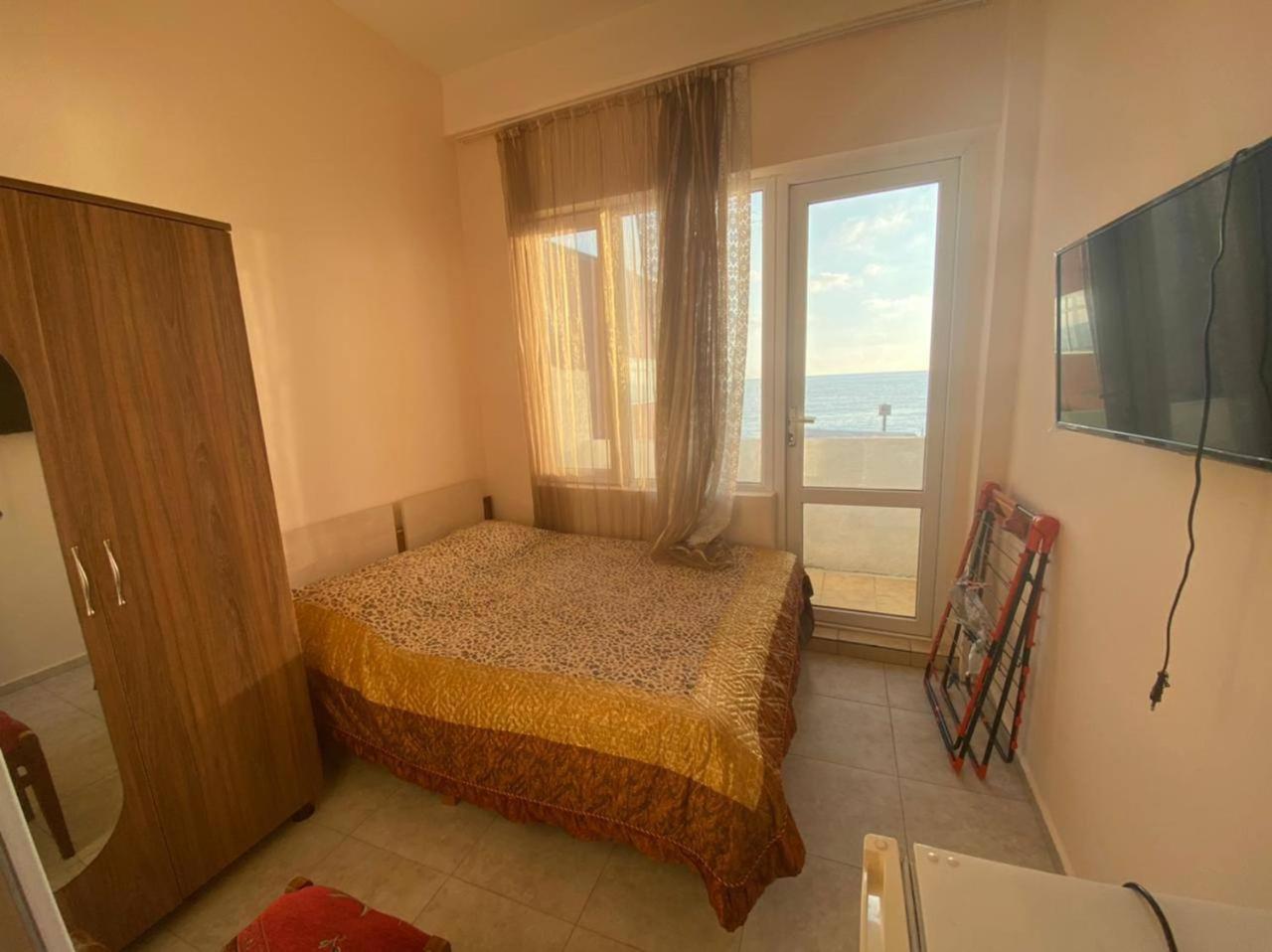 Guest House Orange Kobuleti Kültér fotó