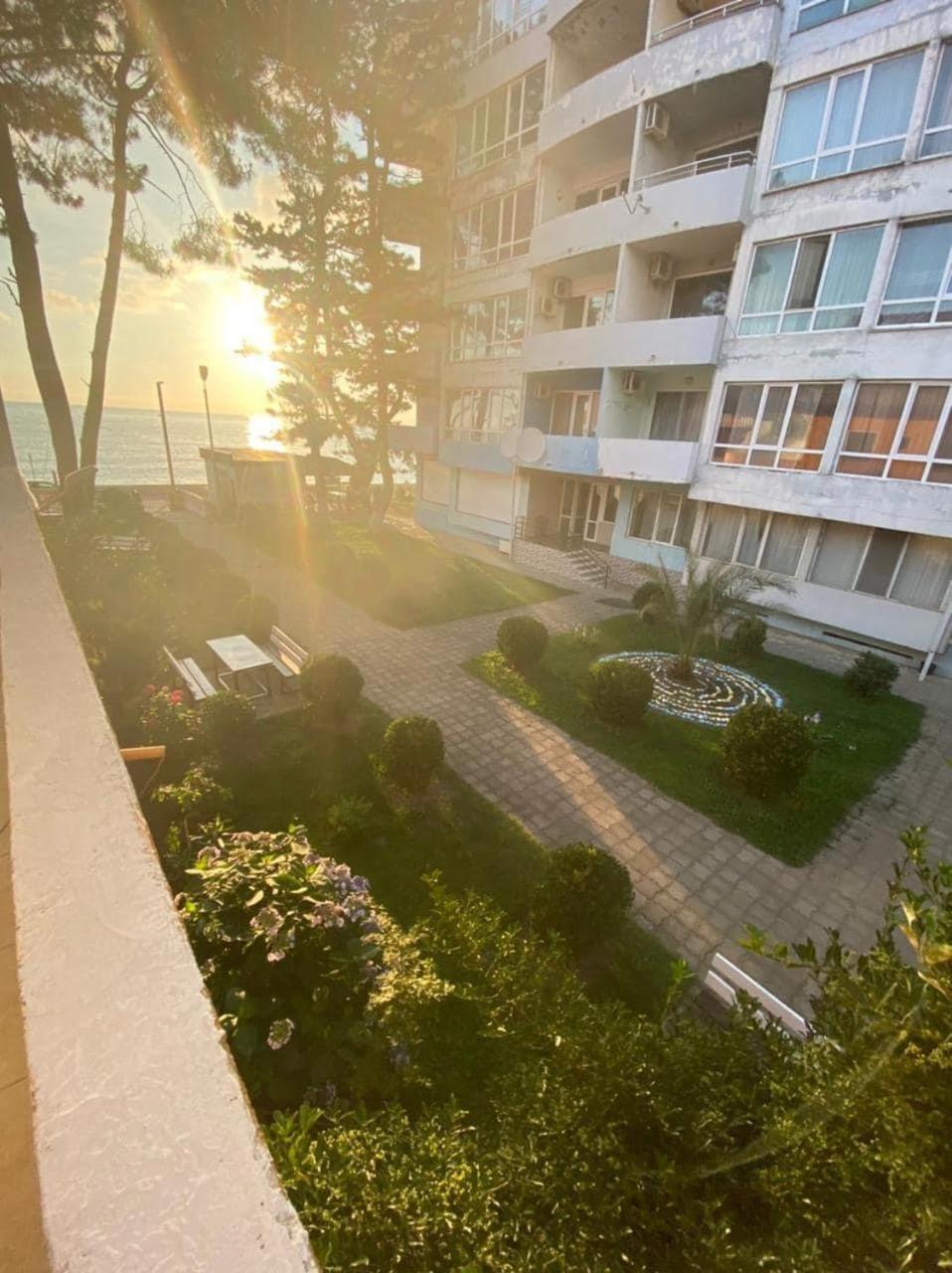 Guest House Orange Kobuleti Kültér fotó