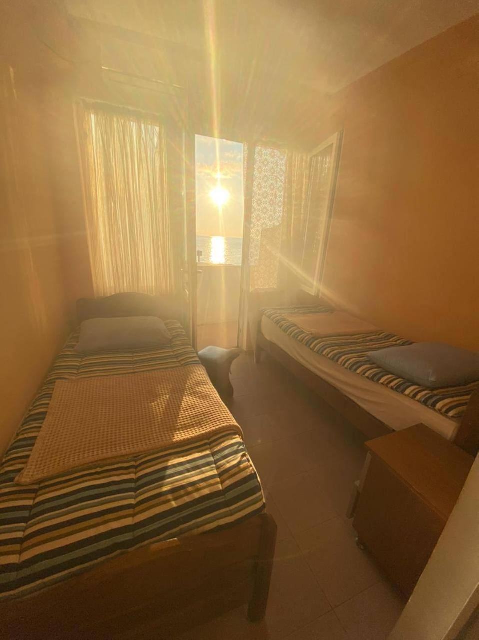 Guest House Orange Kobuleti Kültér fotó